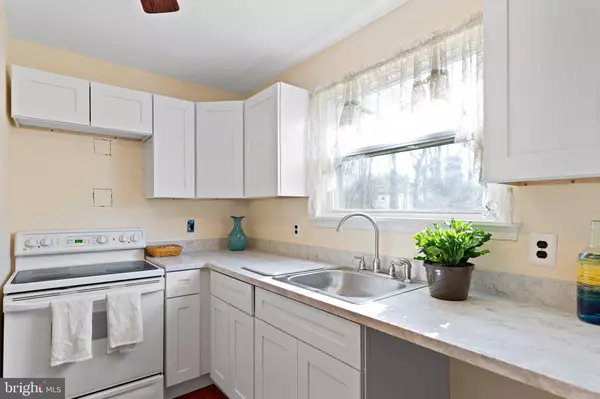 108 HEDGEWICK DR., Newark, DE 19702