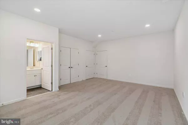 1428 HUDSON VIEW RD, Essex, MD 21221