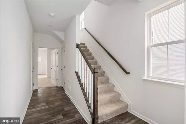 1428 HUDSON VIEW RD, Essex, MD 21221