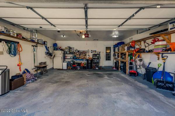 2 Pennsylvania Ave, Amsterdam, NY 12010