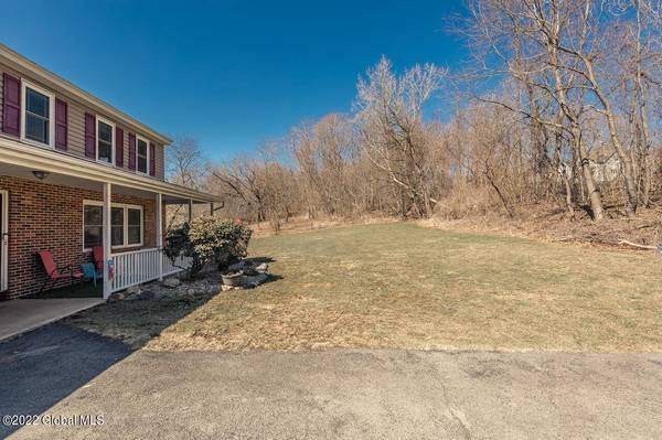 2 Pennsylvania Ave, Amsterdam, NY 12010