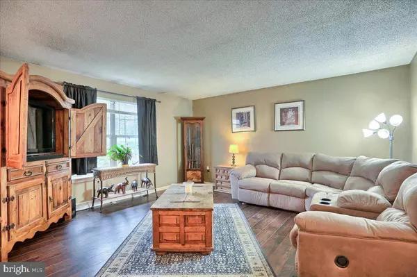 3340 TAUNTON DR, York, PA 17402