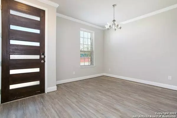 6730 ABBOT Crossing, San Antonio, TX 78249-3233