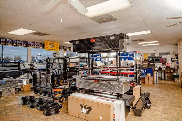 759 W Austin ST, Giddings, TX 78942