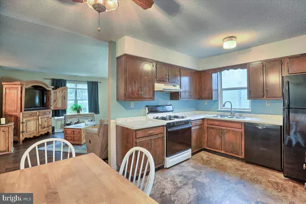 3340 TAUNTON DR, York, PA 17402