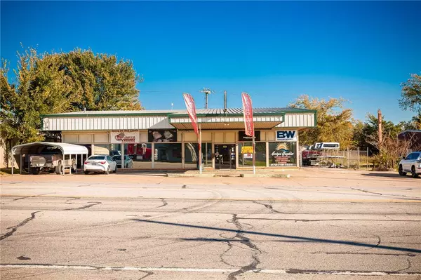 759 W Austin ST, Giddings, TX 78942