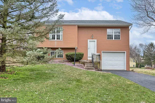 3340 TAUNTON DR, York, PA 17402