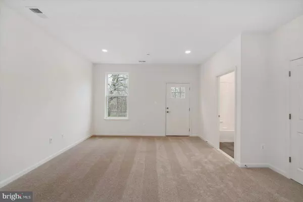 1428 HUDSON VIEW RD, Essex, MD 21221