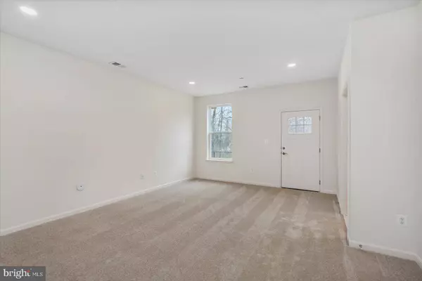 1428 HUDSON VIEW RD, Essex, MD 21221