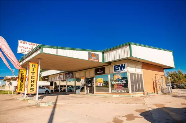 759 W Austin ST, Giddings, TX 78942