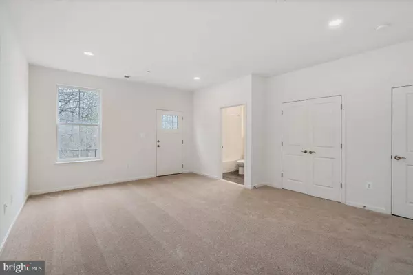 1428 HUDSON VIEW RD, Essex, MD 21221