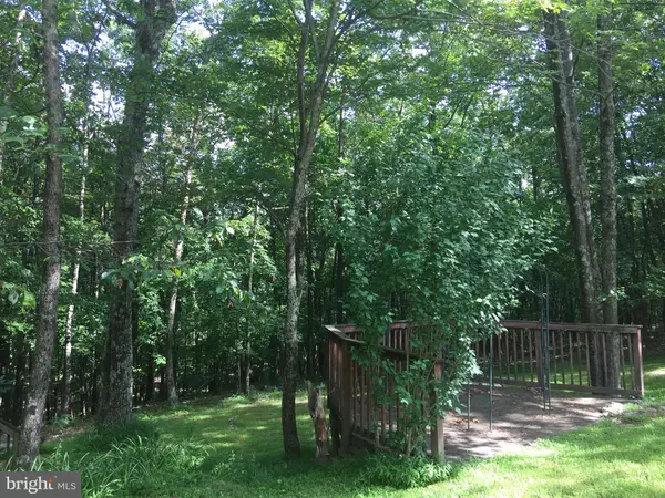 455 ROBERTS LN, Great Cacapon, WV 25422