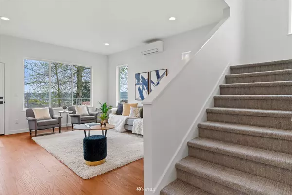 2851 S Othello ST, Seattle, WA 98108