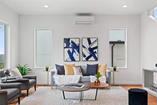 2851 S Othello ST, Seattle, WA 98108