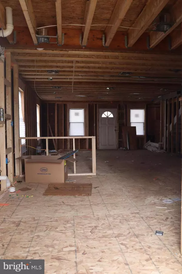 8012 CATHERINE AVE, Pasadena, MD 21122