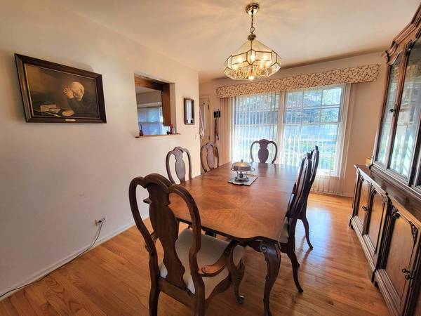 315 E Reseda Pkwy, Palatine, IL 60067