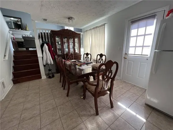 525 Oakland RD, Lawrenceville, GA 30044