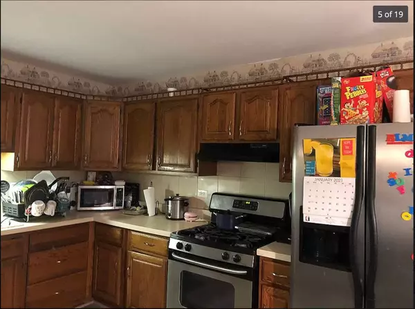 1908 215th PL, Sauk Village, IL 60411