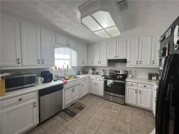 525 Oakland RD, Lawrenceville, GA 30044