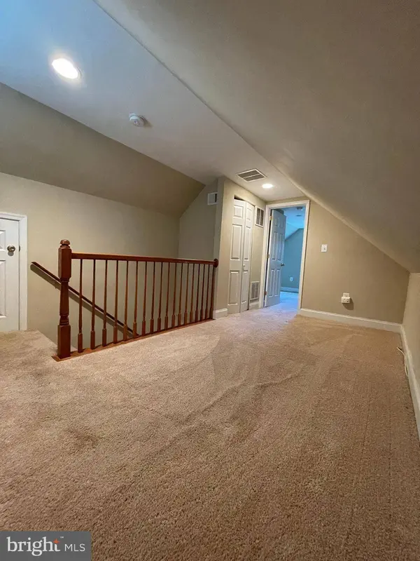 108 LAMBERT DR, Manassas Park, VA 20111