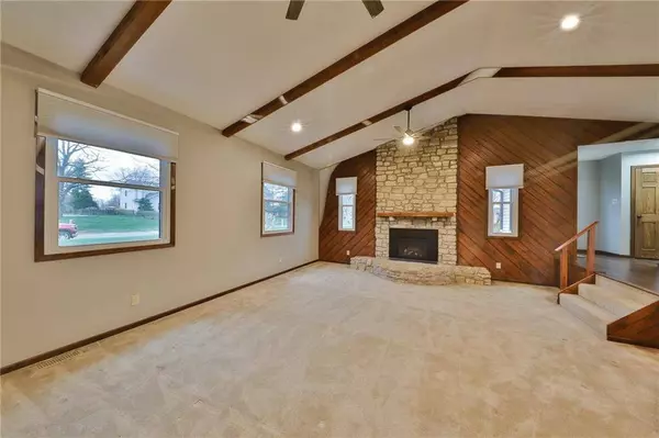 2303 Alexandria DR, Greenfield, IN 46140