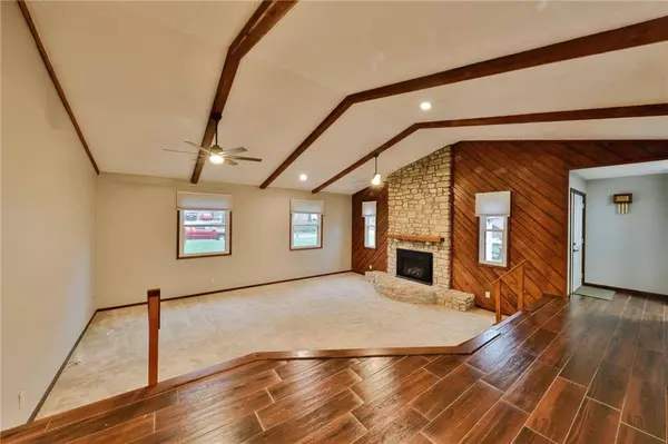 2303 Alexandria DR, Greenfield, IN 46140