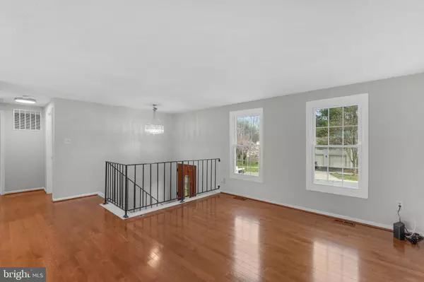 18004 SILVER LEAF DR, Gaithersburg, MD 20877