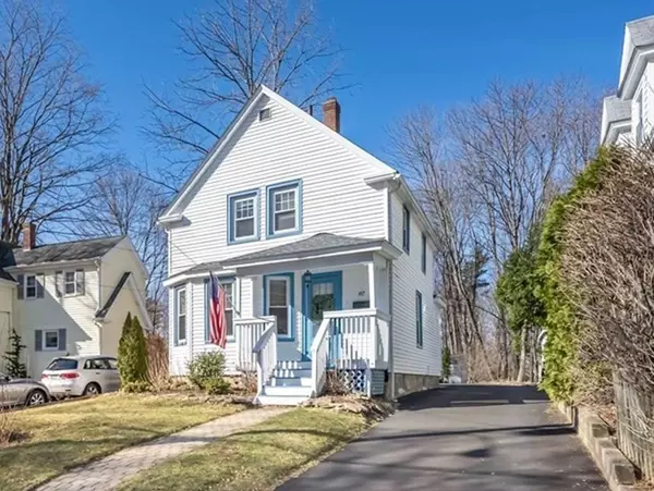 87 Pine St, Andover, MA 01810