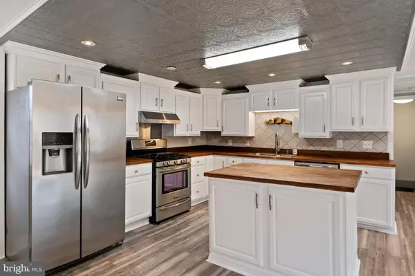 283 BROOKLYNS WAY, Great Cacapon, WV 25422