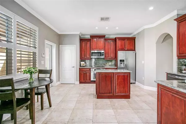 3805 GOLDENGLOW DR, Orlando, FL 32828