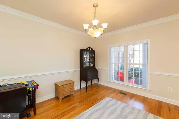 401 MONTGOMERY CT, Berryville, VA 22611