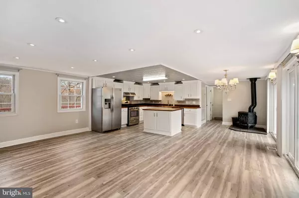 283 BROOKLYNS WAY, Great Cacapon, WV 25422