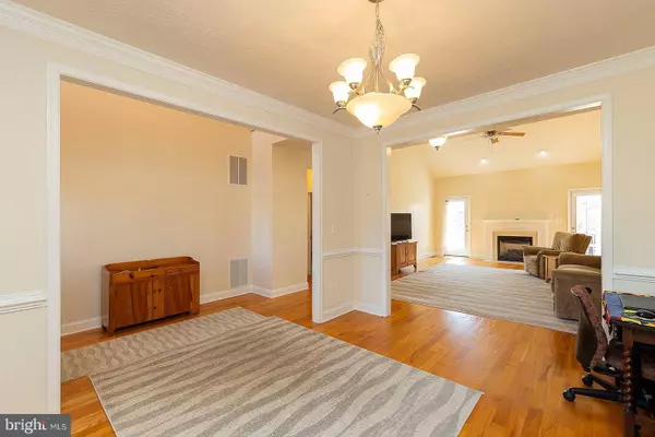 401 MONTGOMERY CT, Berryville, VA 22611