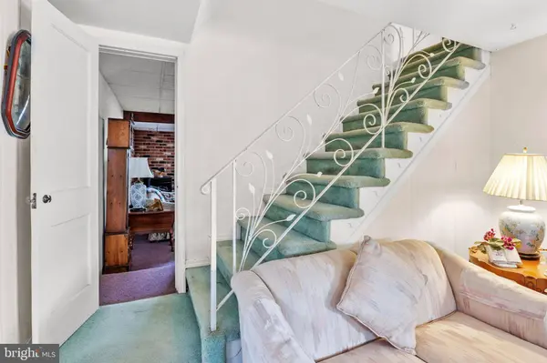 8040 ALBION ST, Philadelphia, PA 19136