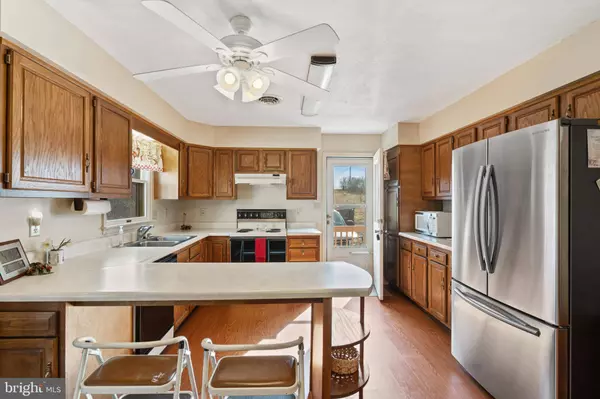 4398 FAIRVIEW DR, Berkeley Springs, WV 25411