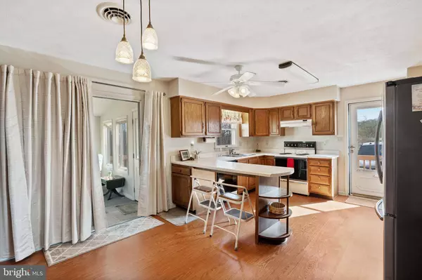 4398 FAIRVIEW DR, Berkeley Springs, WV 25411