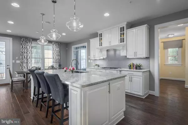 7736 CROSS CREEK DR, Columbia, MD 21044