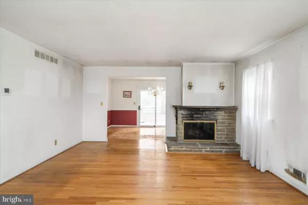 321 VALLEY COURT RD, Lutherville Timonium, MD 21093