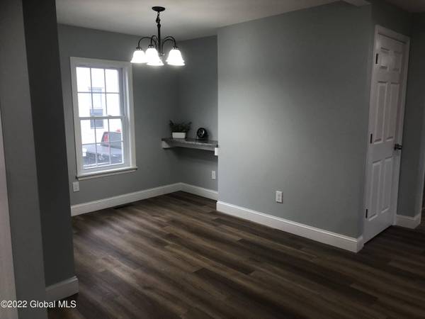 12 Fourth ST, Amsterdam, NY 12010