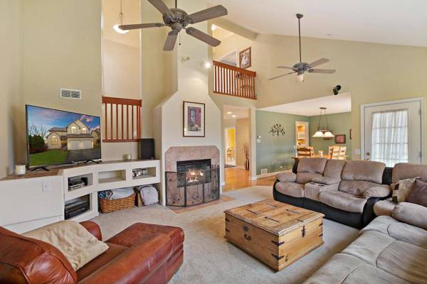 36470 N Tara CT, Ingleside, IL 60041