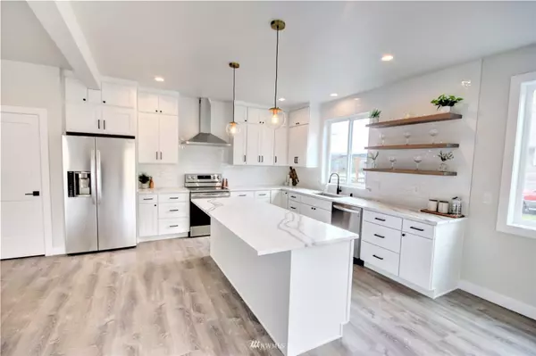 3300 McAlpine RD, Bellingham, WA 98225