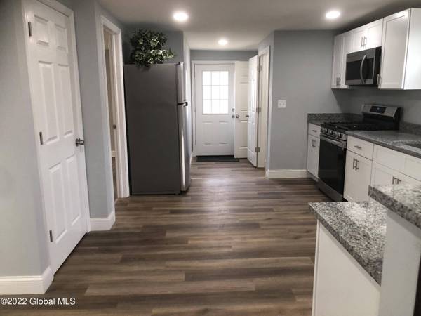 12 Fourth ST, Amsterdam, NY 12010