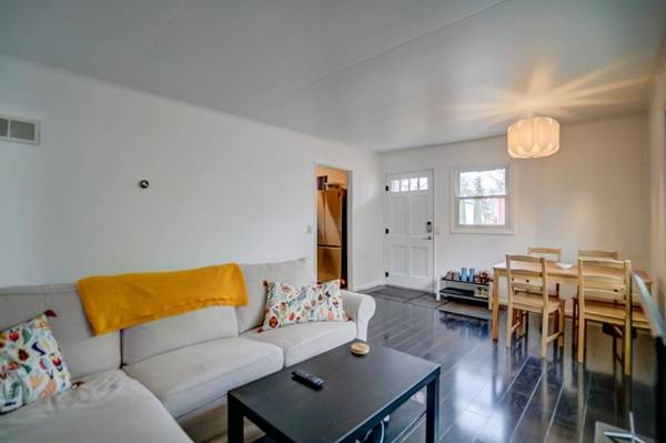 936 Clarence Ct, Madison, WI 53715