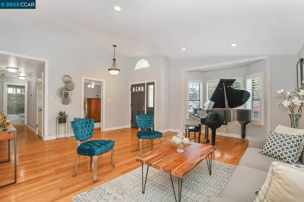 50 Brandon Rd, Pleasant Hill, CA 94523