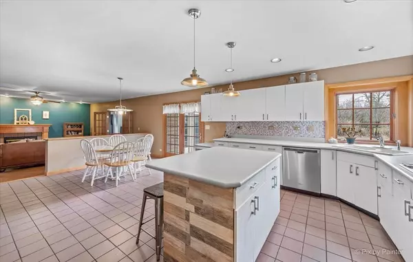 1510 Seneca Court, Woodstock, IL 60098