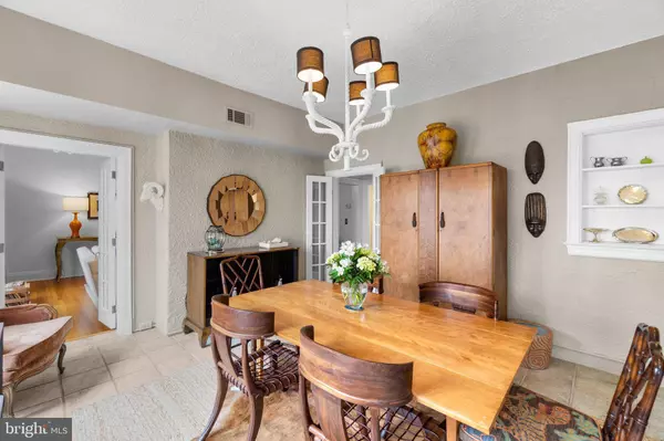 230 STONY RUN LN #4D, Baltimore, MD 21210