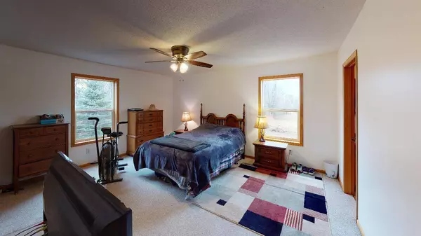 2191 389th AVE NW, Stanchfield, MN 55080