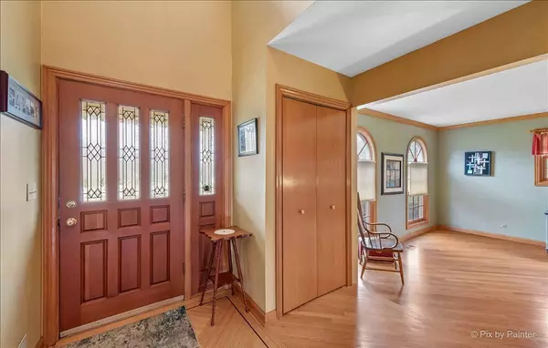 1510 Seneca Court, Woodstock, IL 60098