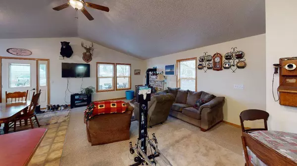 2191 389th AVE NW, Stanchfield, MN 55080