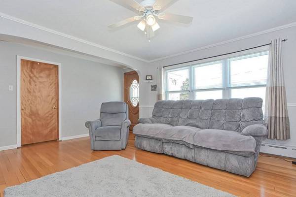 16 Trent Rd, Worcester, MA 01604